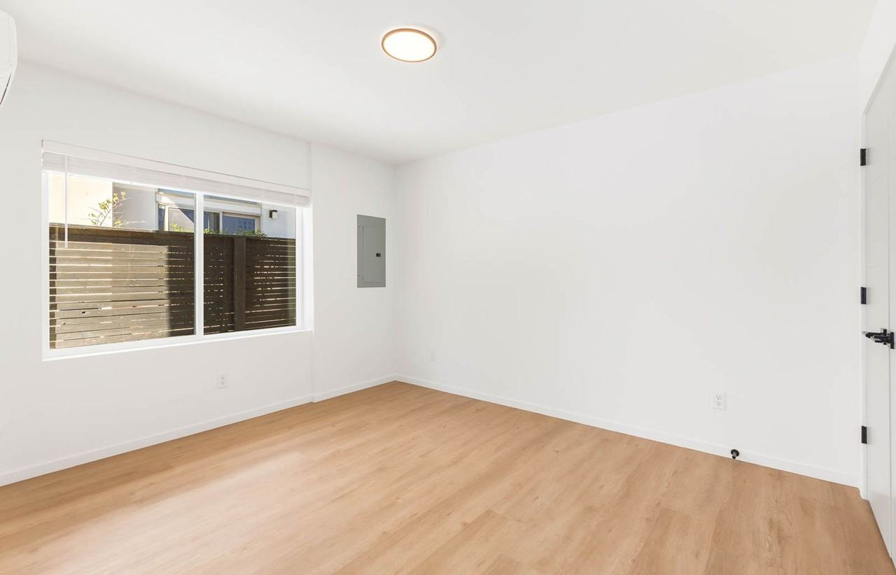 918 28th Ave S #A - Photo 3 of 16