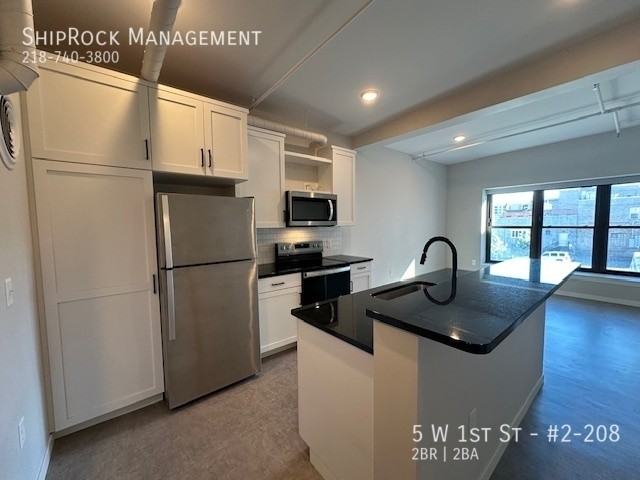 5 West Superior Street #2-208