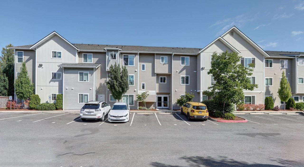 DubSea Apartments | Modern Apartment Homes w/ In - Photo 4 of 7