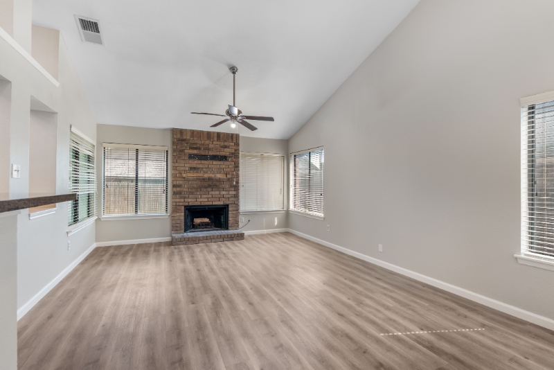 821 Meadowdale Rd - Photo 3 of 19