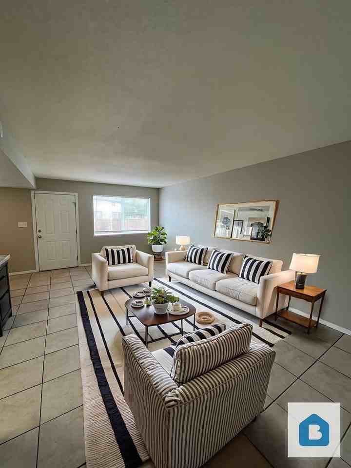 922 Teal Court #922A - Photo 4 of 25