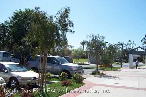 BEACHPORT SHOPPING CENTER - Photo 3 of 10