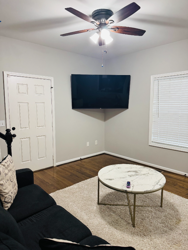 2162 Larchwood Rd Sw - Photo 2 of 8