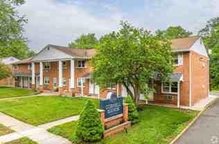 319 Columbia Ave - Photo 1 of 1