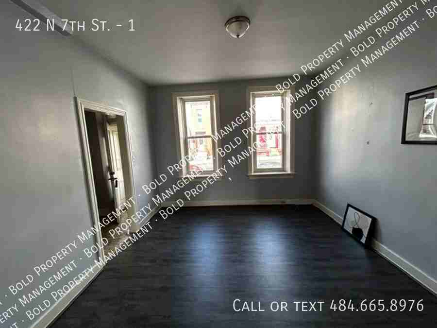 422 N 7th St #1 - Photo 3 of 8