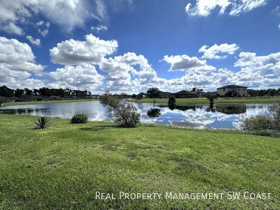 438 Shadow Lakes Drive - Photo 2 of 19