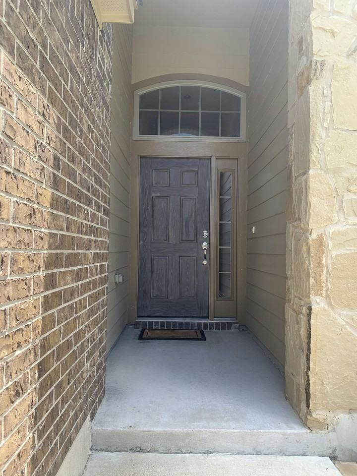 5607 Markham Drive - Photo 2 of 25