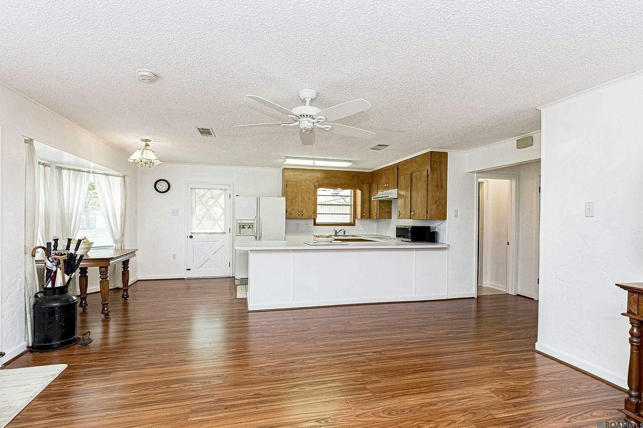 404 Hood St, Unit B - Photo 4 of 6