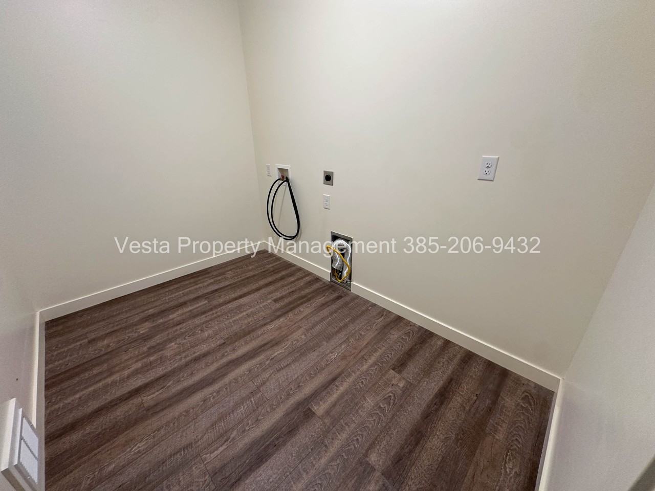 641 2nd Street #B - Photo 6 of 21