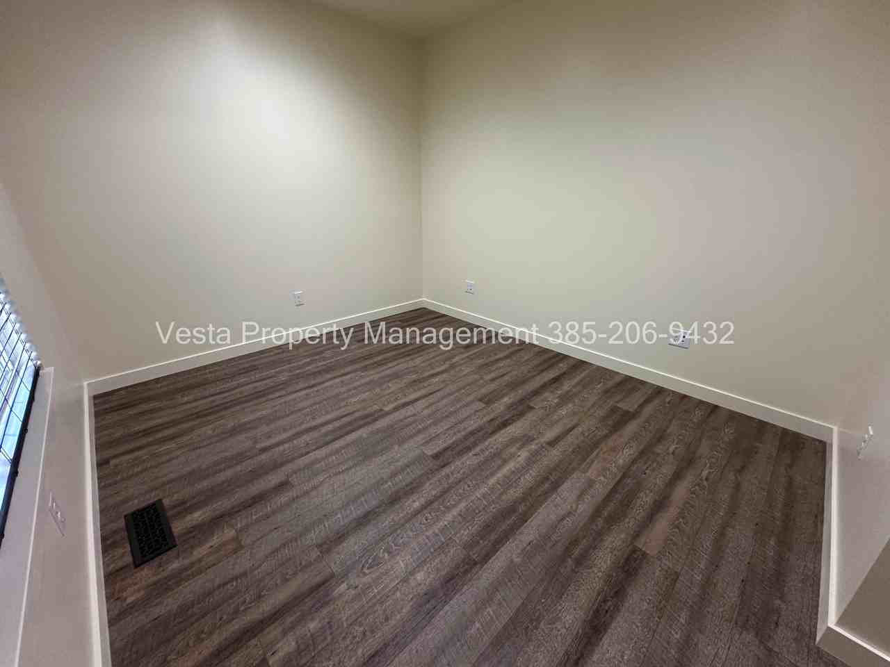 641 2nd Street #B - Photo 7 of 21