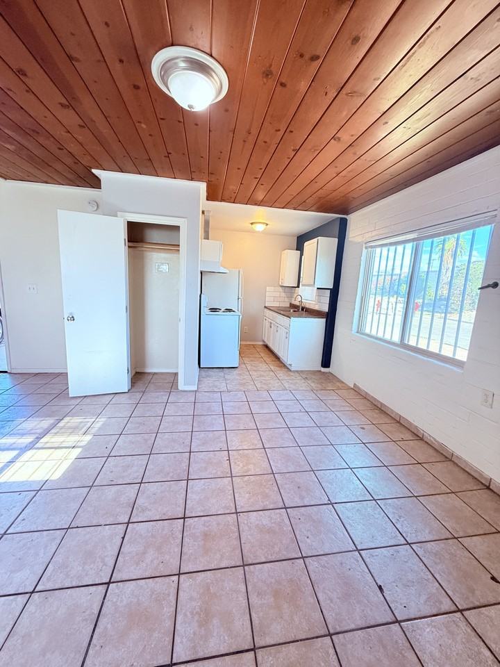 PM446 - 232 West Flores Street - Photo 2 of 26