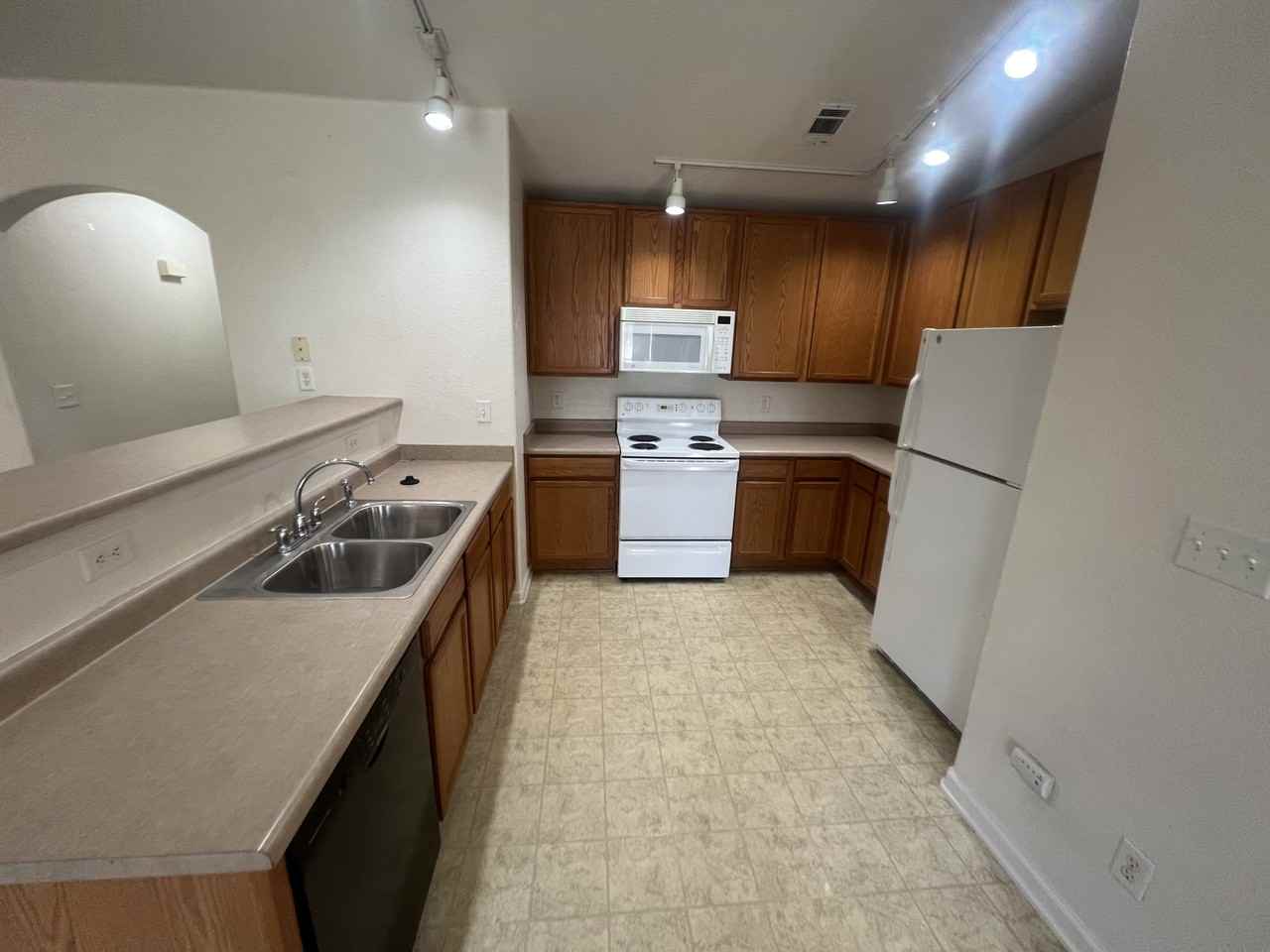 5551 W 29th St #423 - Photo 3 of 13