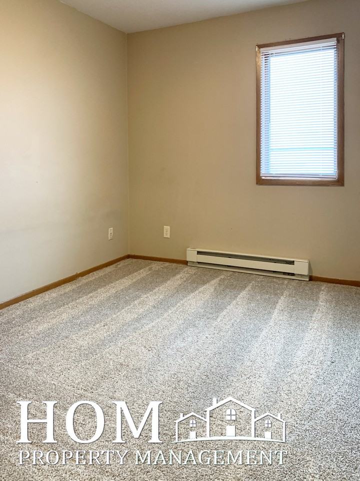 202 West Humphrey Street - Photo 2 of 13