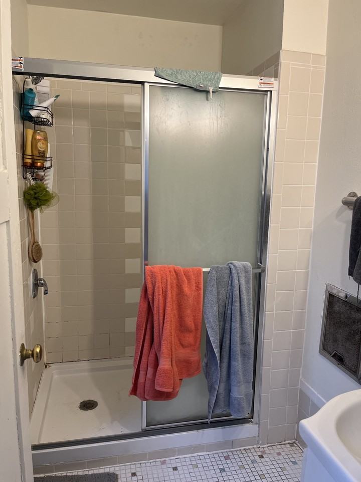 612 Howard Place - Photo 3 of 35