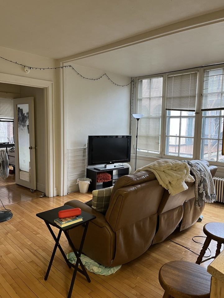 612 Howard Place - Photo 5 of 35