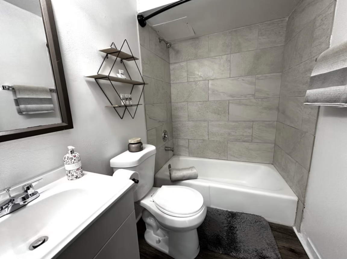 4815 Creek View Road - Photo 5 of 8