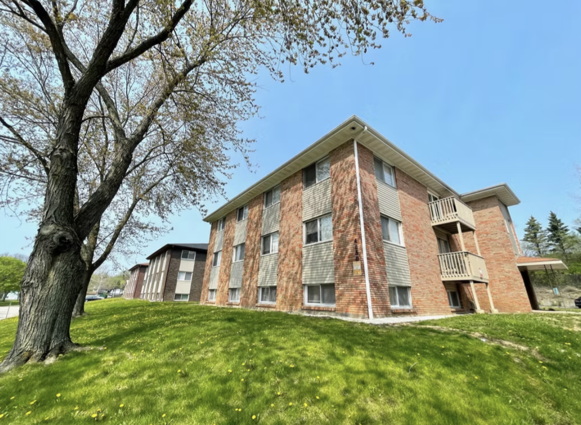 4815 Creek View Road - Photo 7 of 8