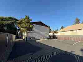 featured image of 907 E 8th Ave