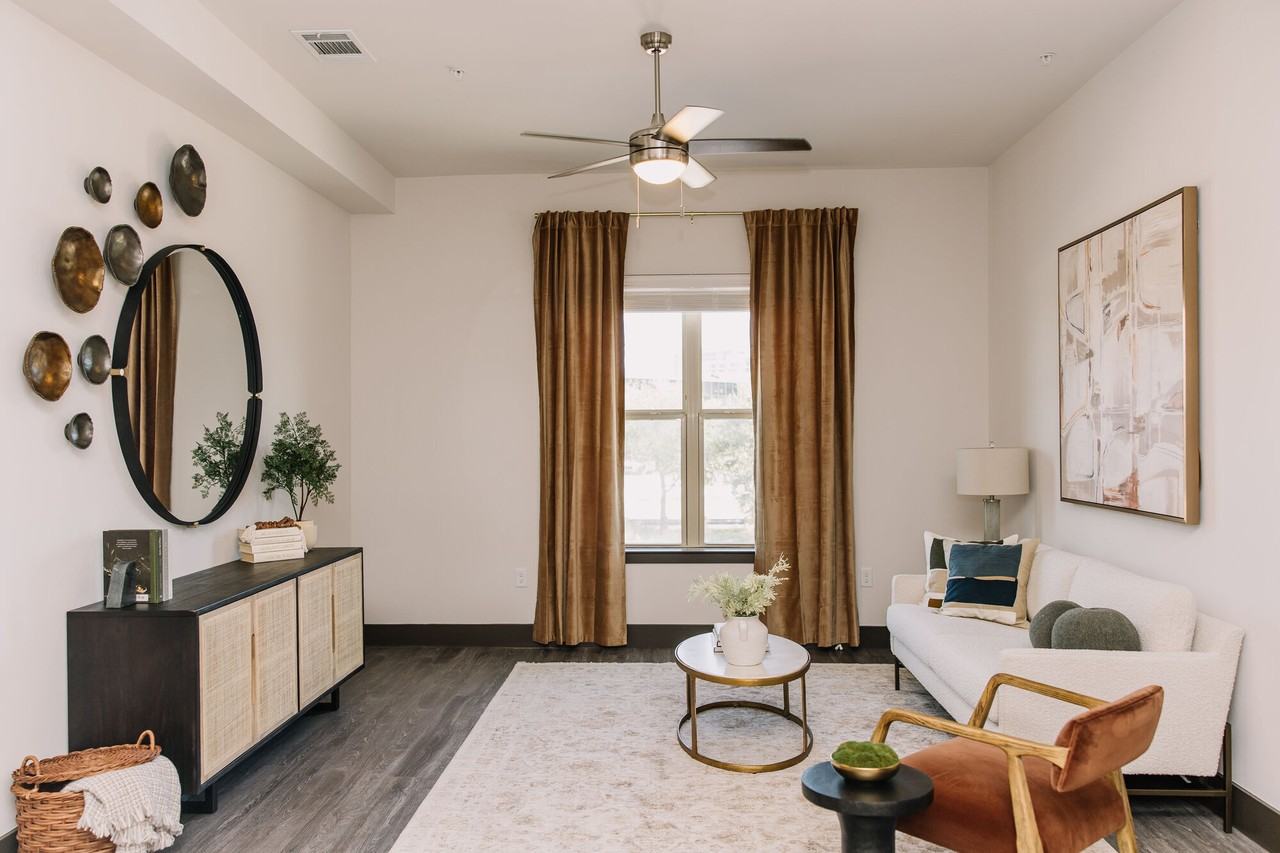 Harden at Public Market - Photo 4 of 26