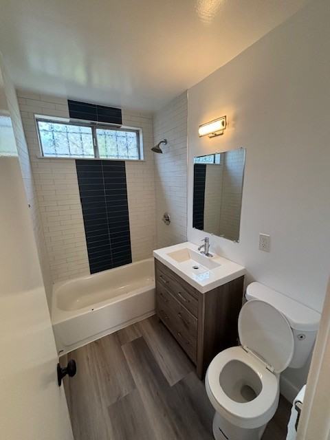 2002 Vineyard Ave. - Photo 4 of 12