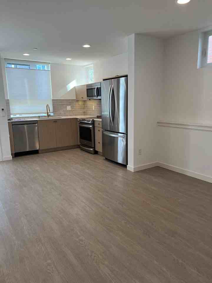 902 Nw 56th St #D - Photo 3 of 24