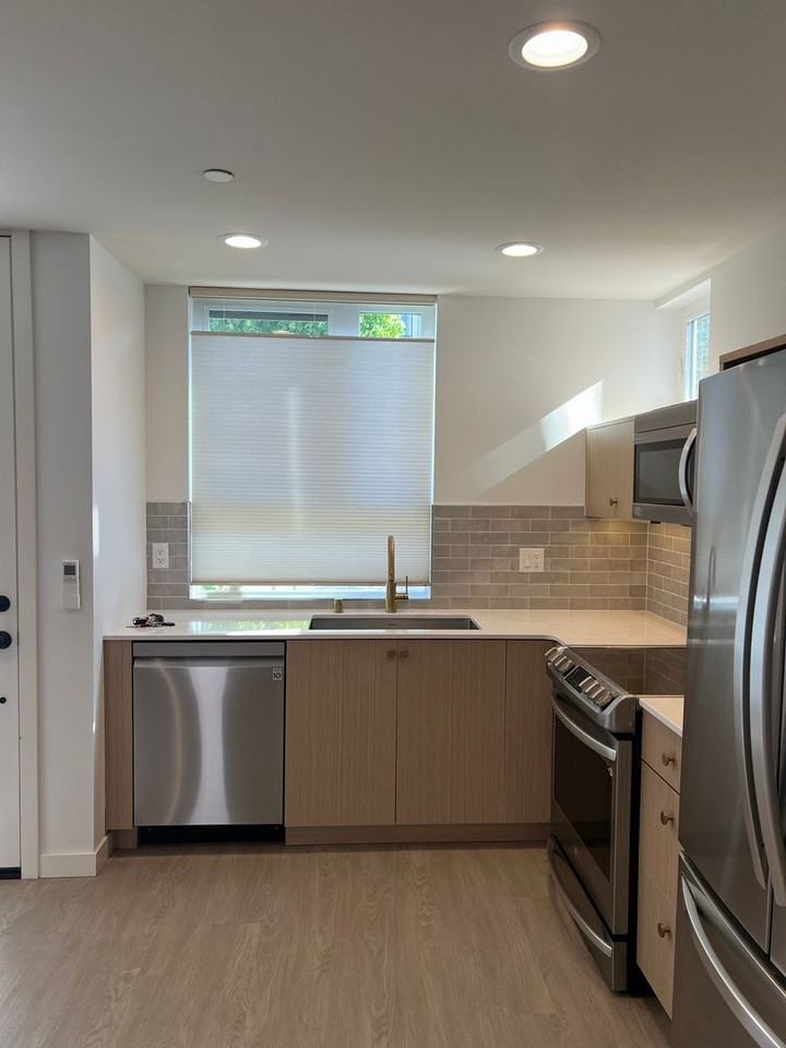 902 Nw 56th St #D - Photo 5 of 24