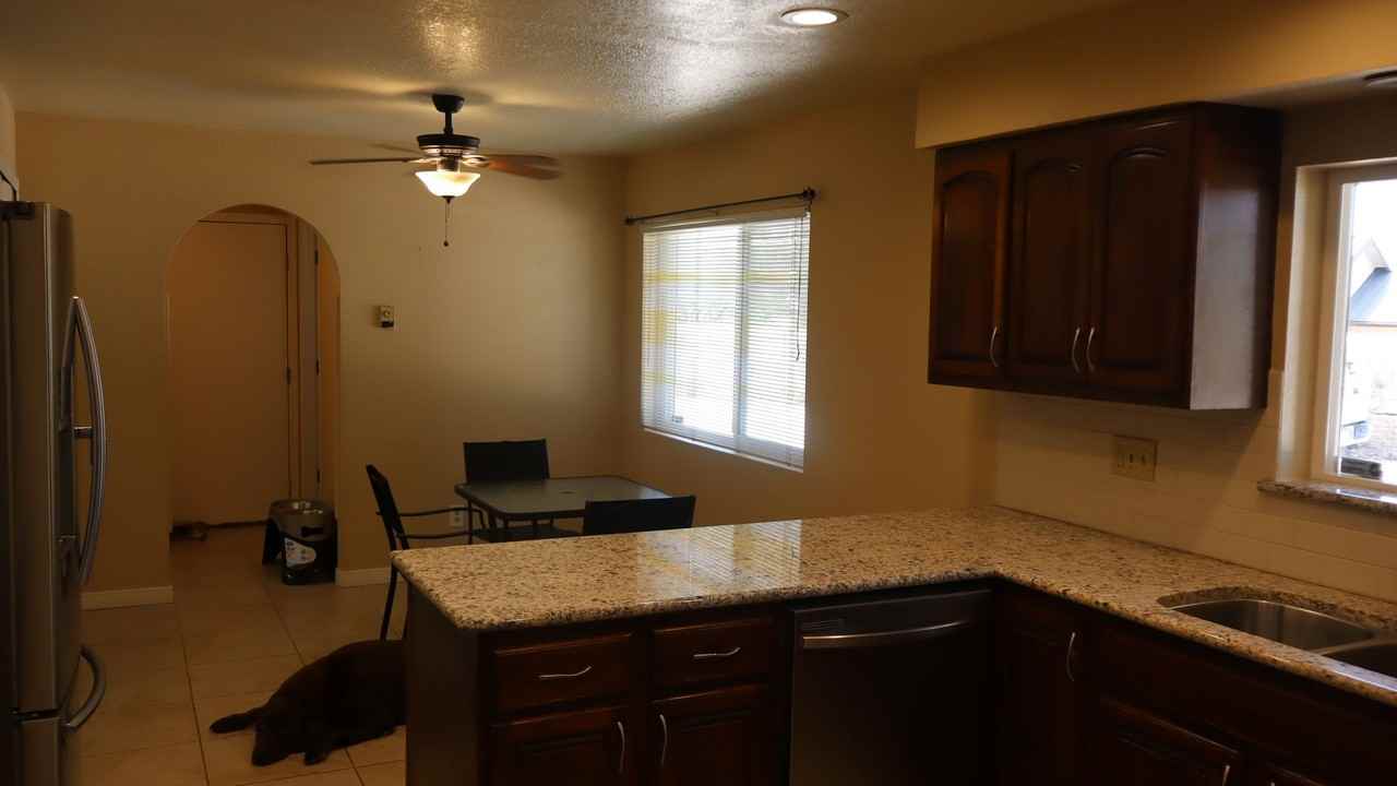 2428 E Sauk Ct - Photo 7 of 30