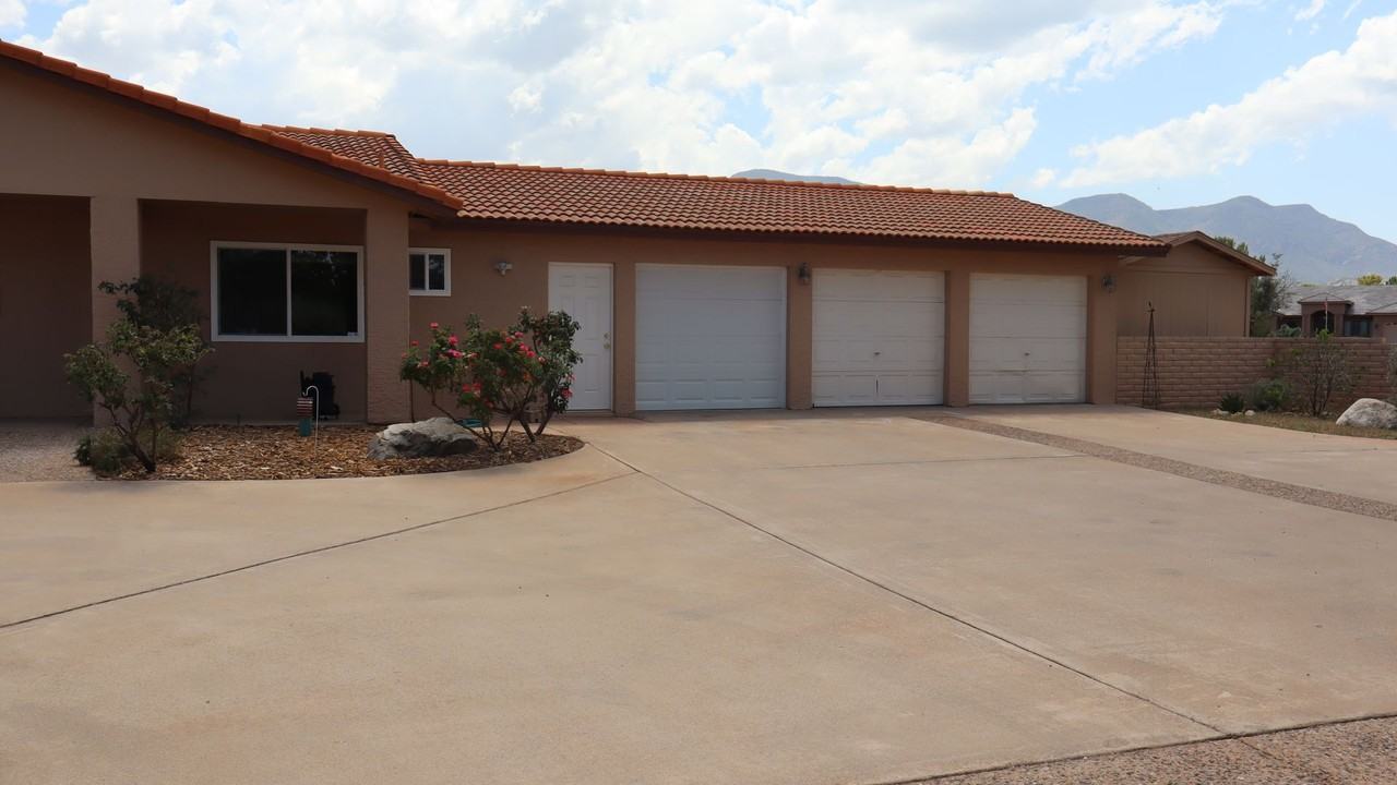 2428 E Sauk Ct - Photo 4 of 30