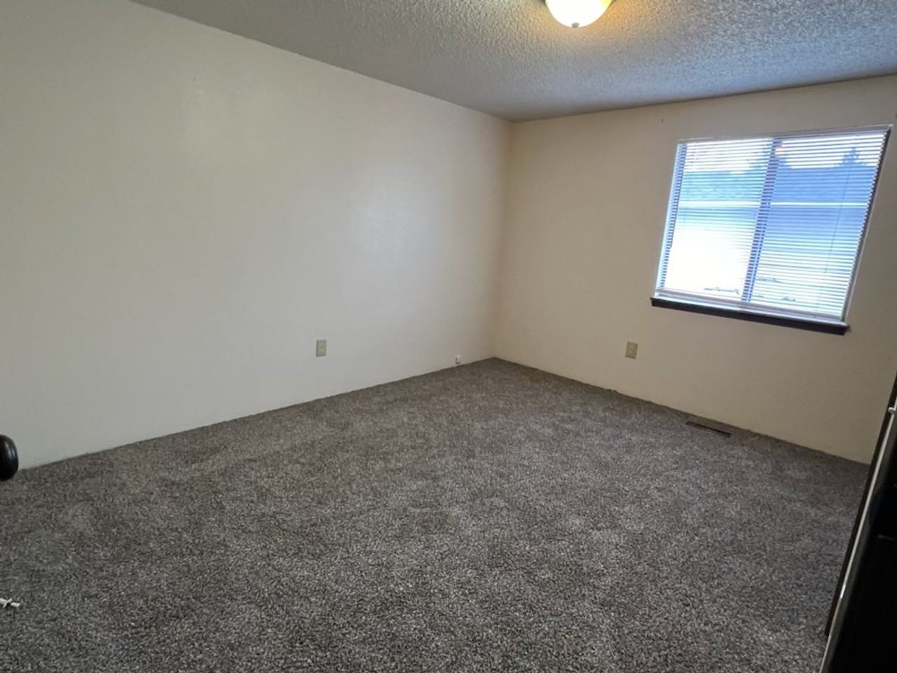 306 2nd St Se - Photo 6 of 11