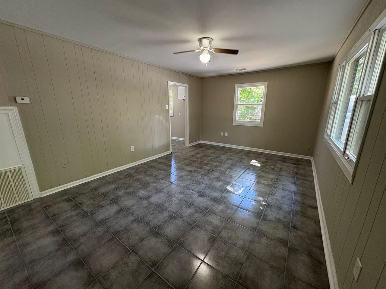 7827 Nimitz Rd - Photo 6 of 10