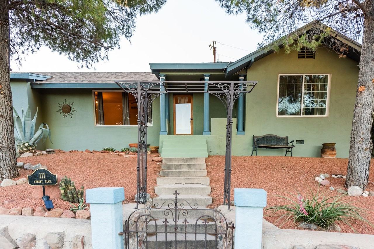 111 Sunset Blvd - Photo 2 of 50
