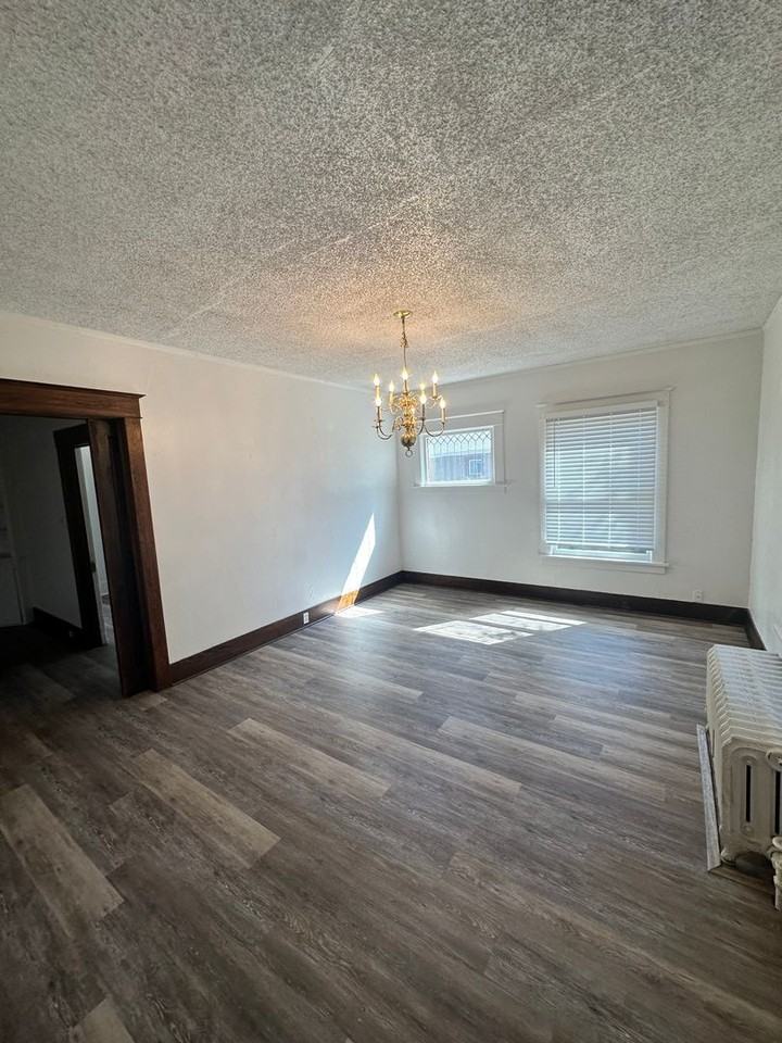 1703 E 9th Ave - Photo 3 of 16