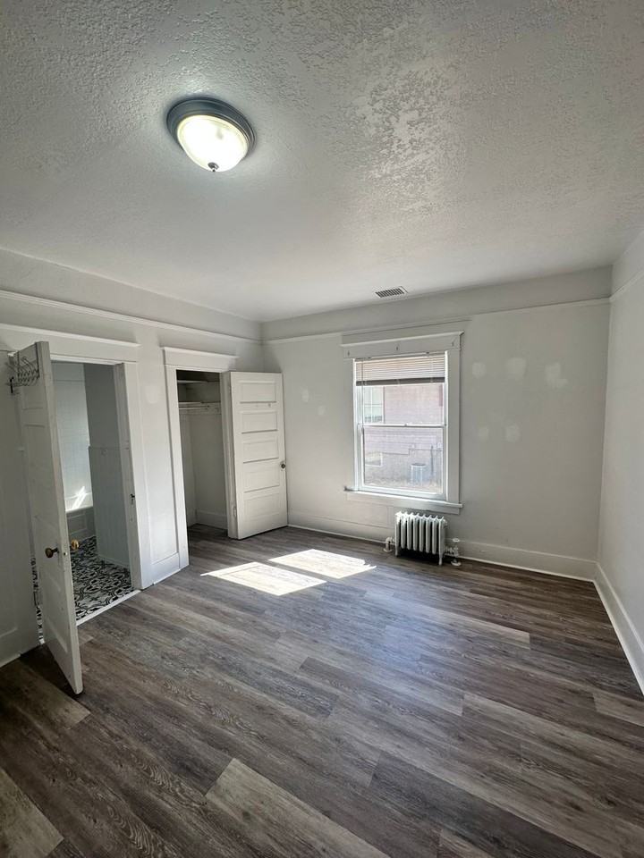1703 E 9th Ave - Photo 5 of 16