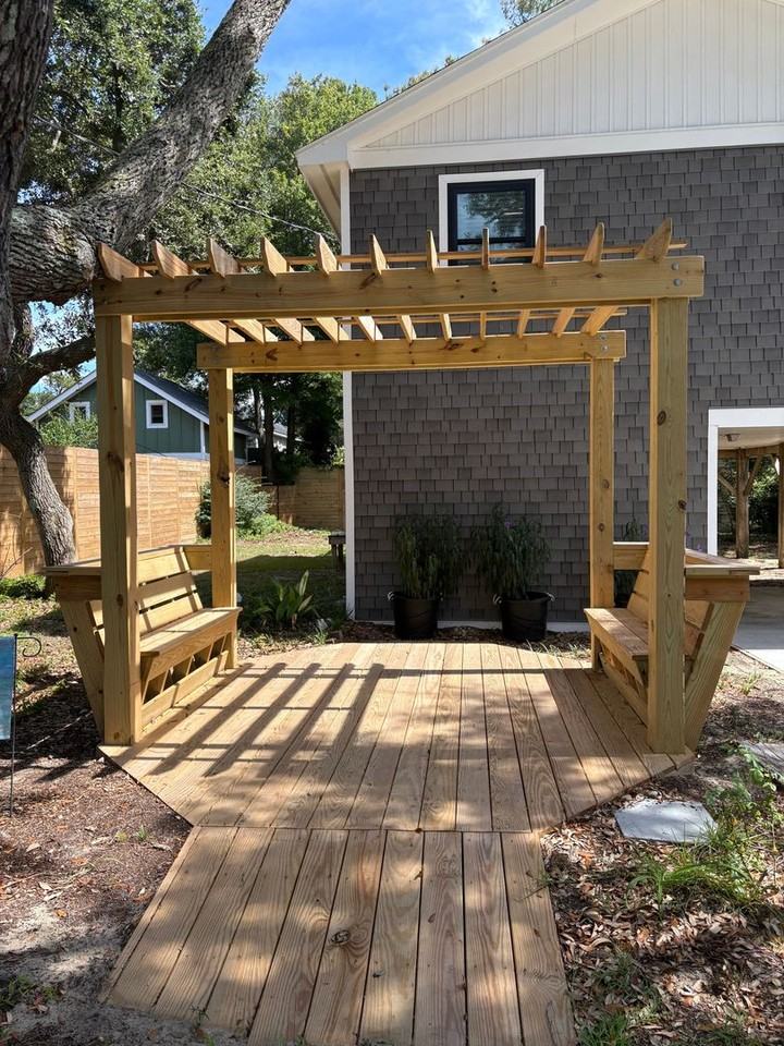 1005 Indian Dr - Photo 3 of 37