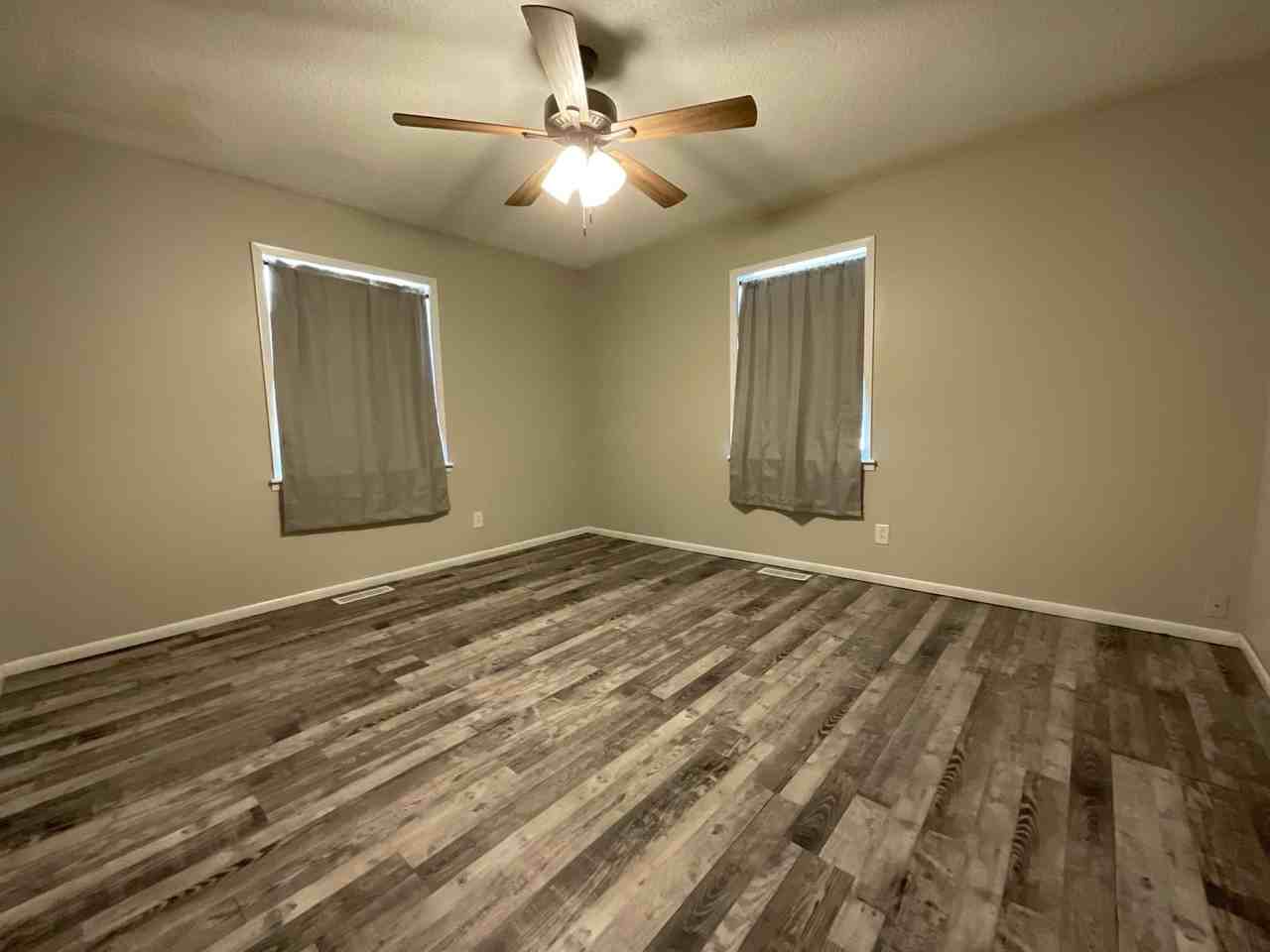 109 Schimm Cir - Photo 2 of 16