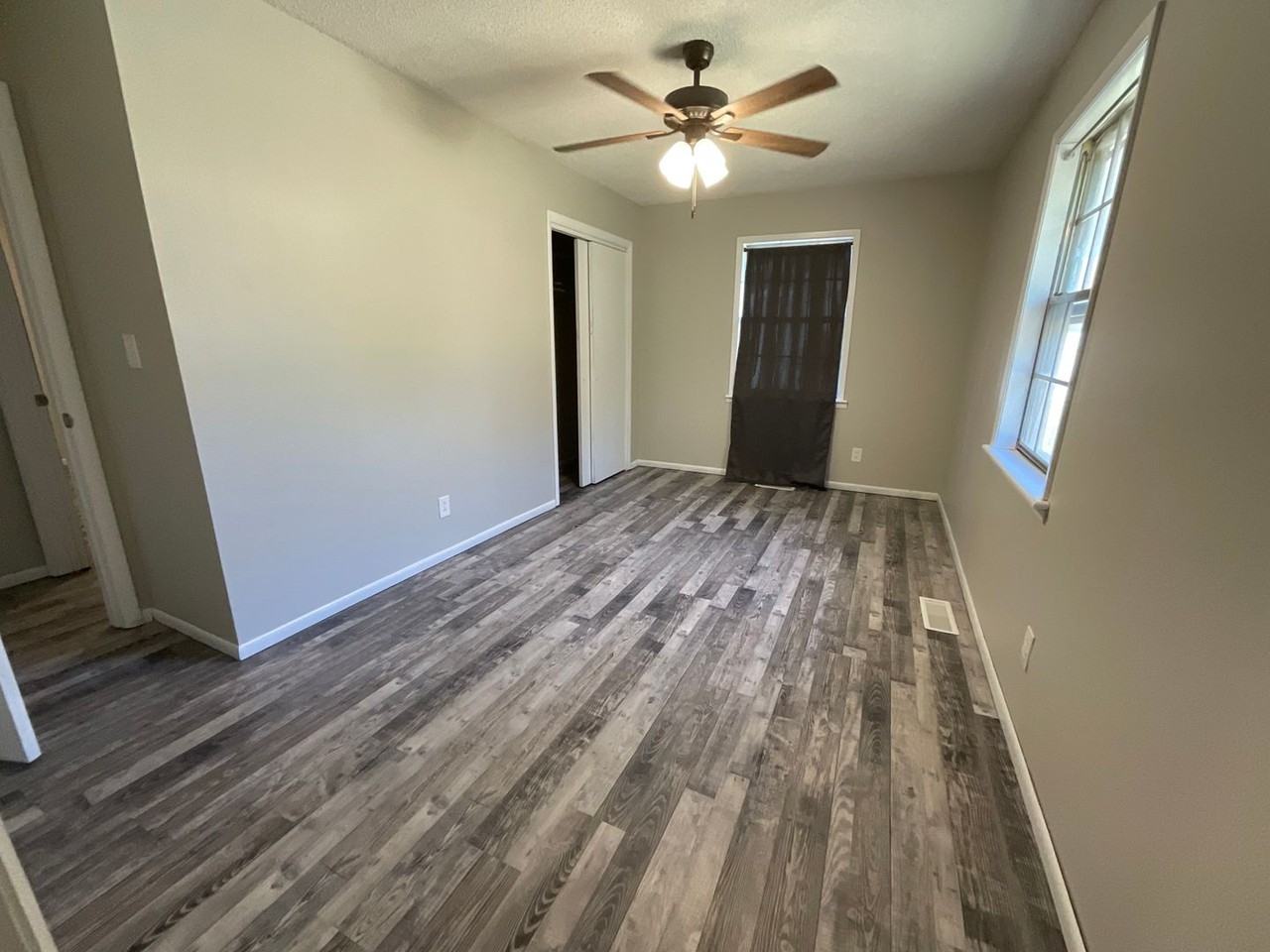 109 Schimm Cir - Photo 3 of 16