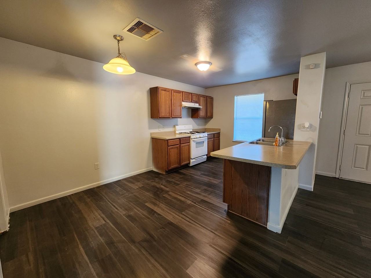 1399 Trinidad St - Photo 3 of 10