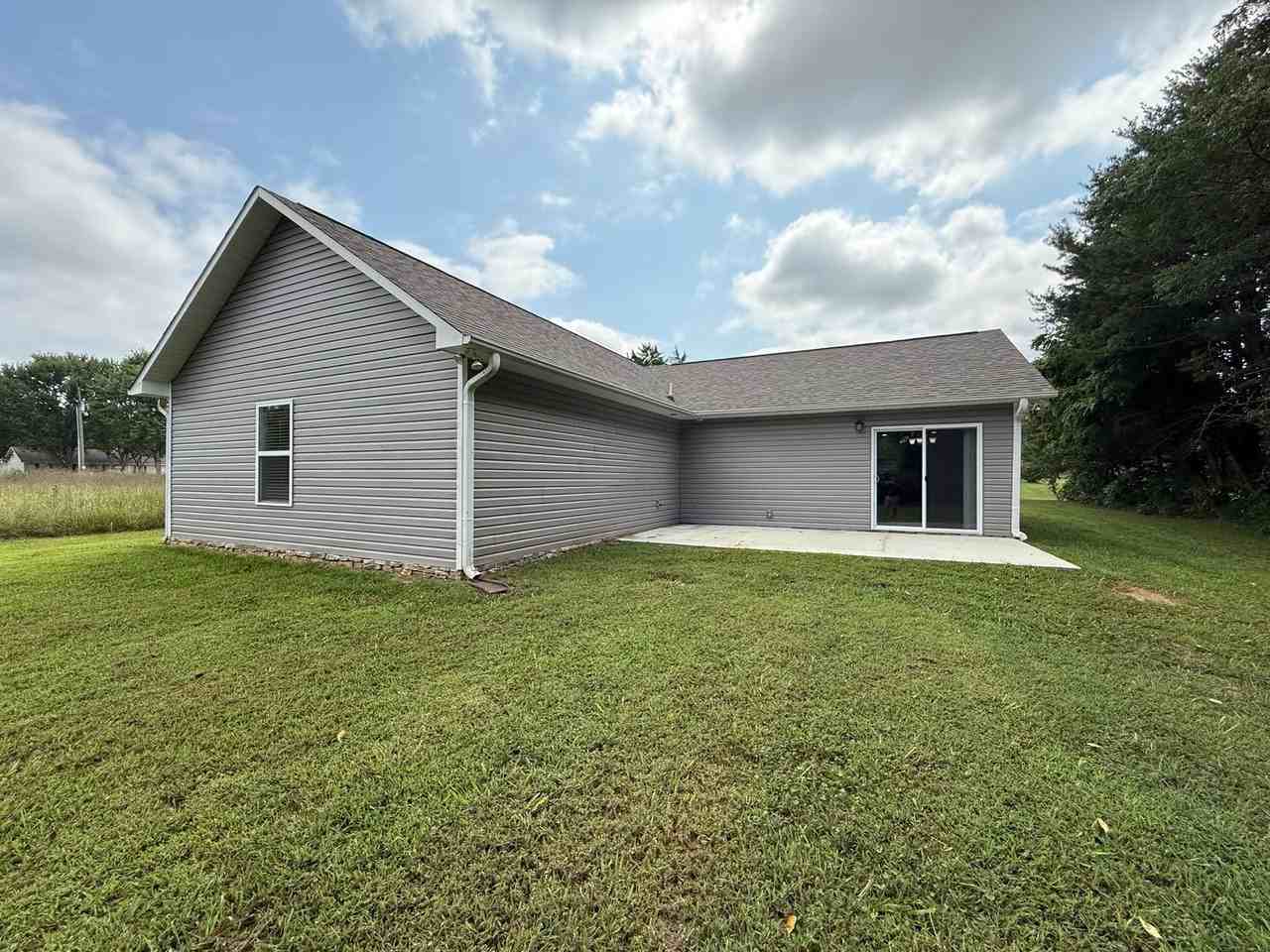 845 Alley Dr - Photo 3 of 18