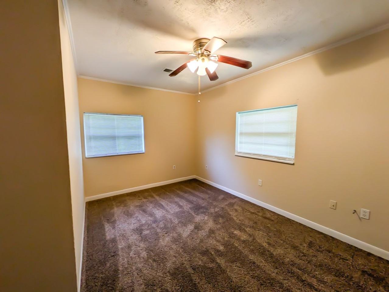 458 Belvedere Dr - Photo 7 of 16