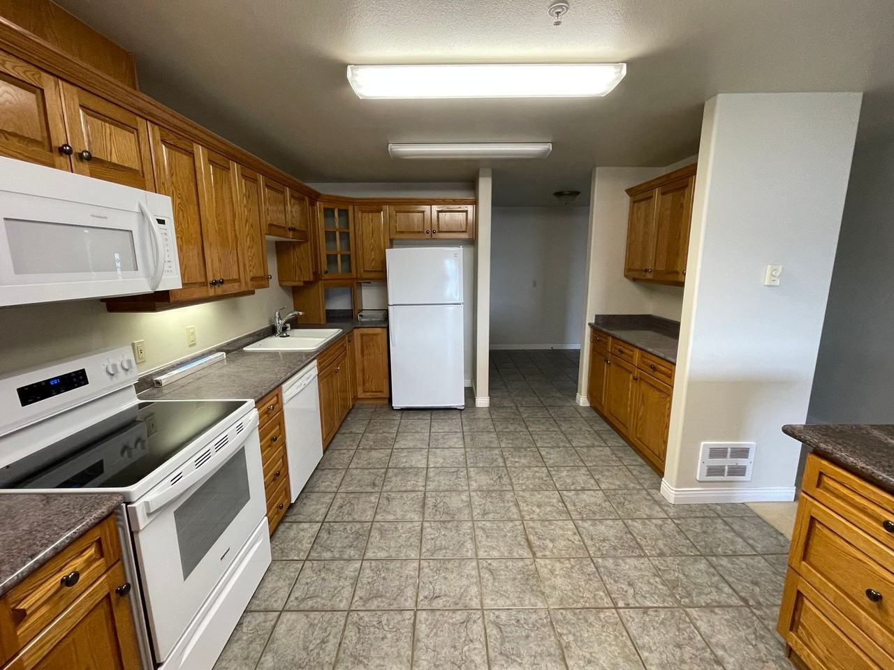 1499 Se 9th Ave #204 - Photo 6 of 17