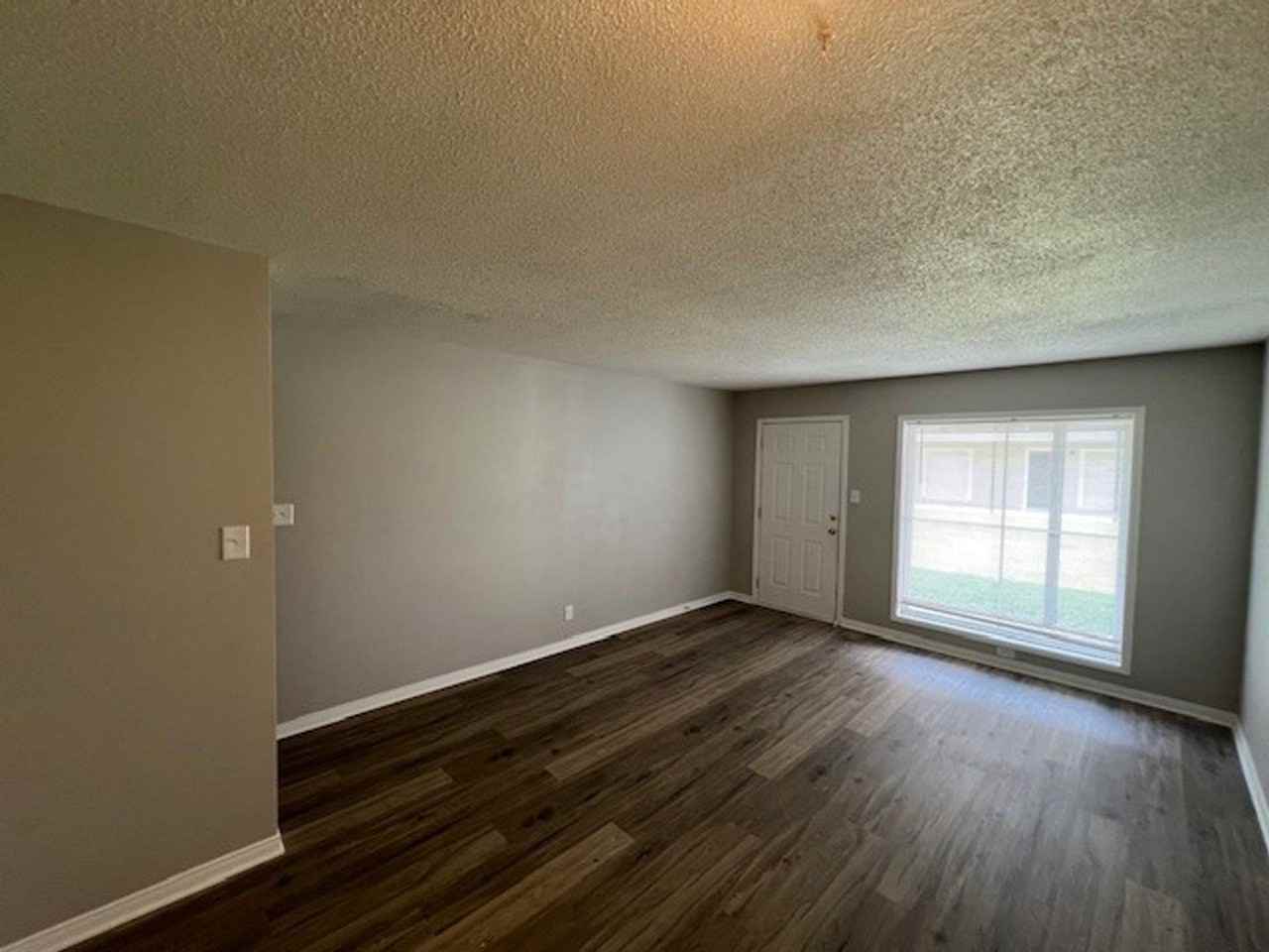 1604 Moss St #13 - Photo 3 of 7