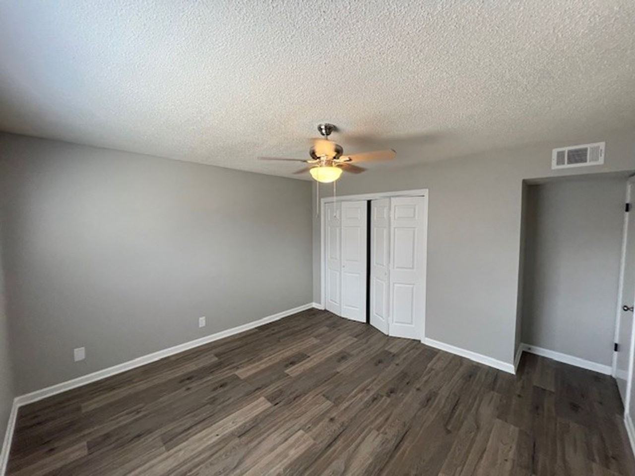 1604 Moss St #13 - Photo 5 of 7