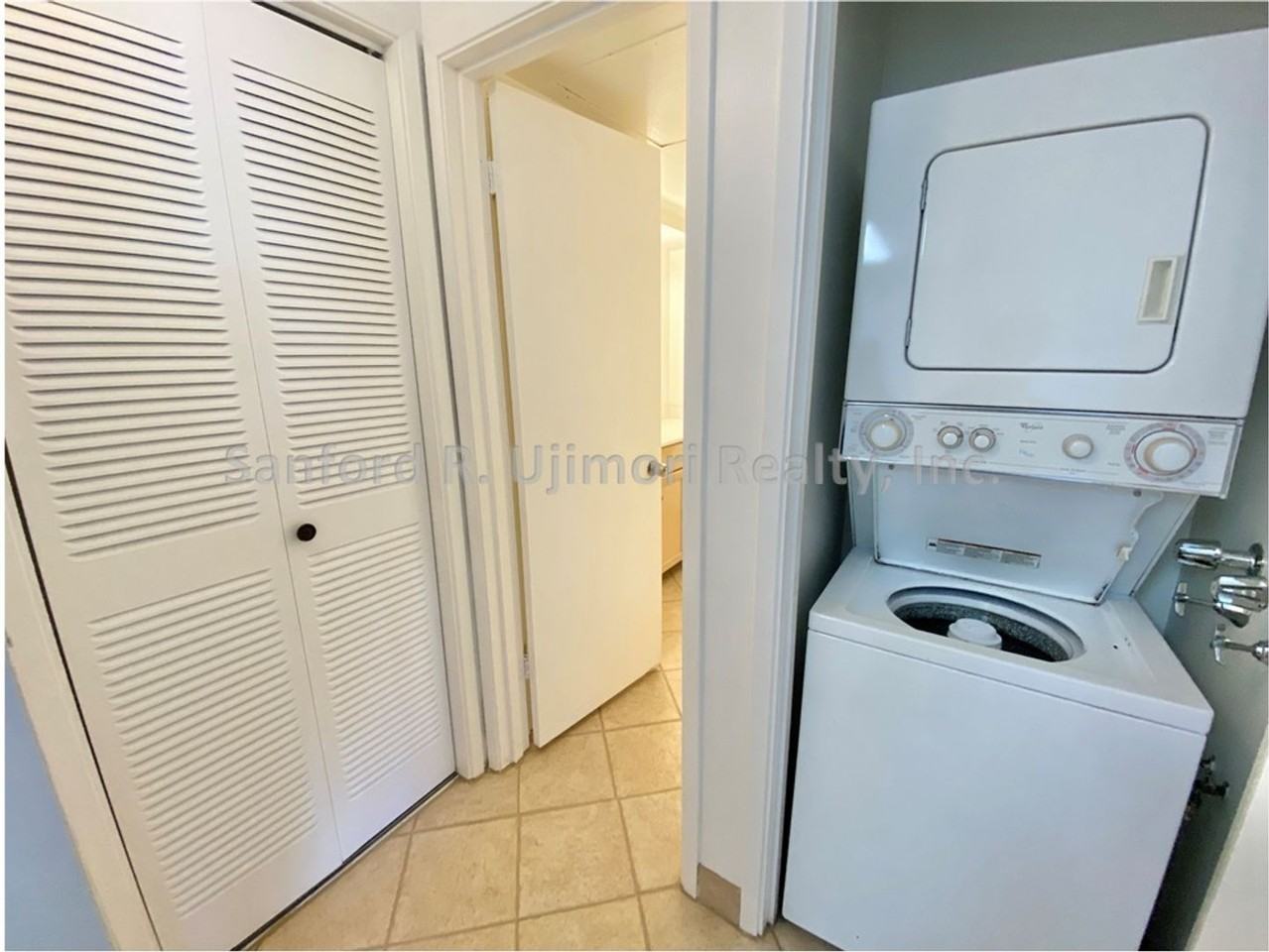 725 Piikoi St #402 - Photo 6 of 9