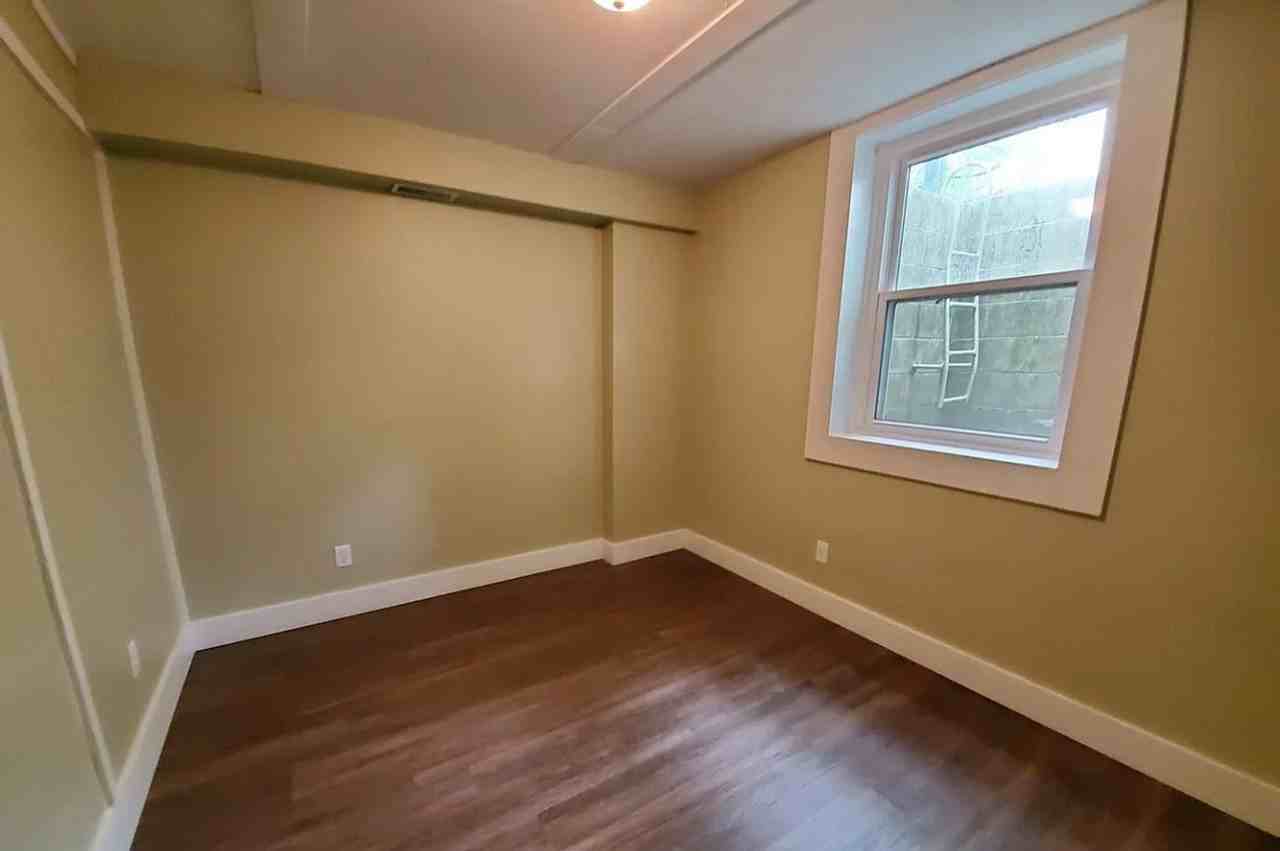 521 S Mitchell St - Photo 2 of 17