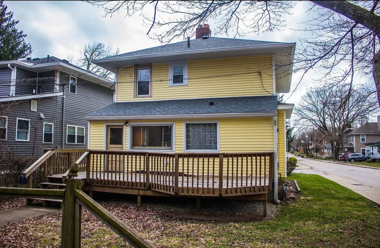 601 E University St - Photo 2 of 14