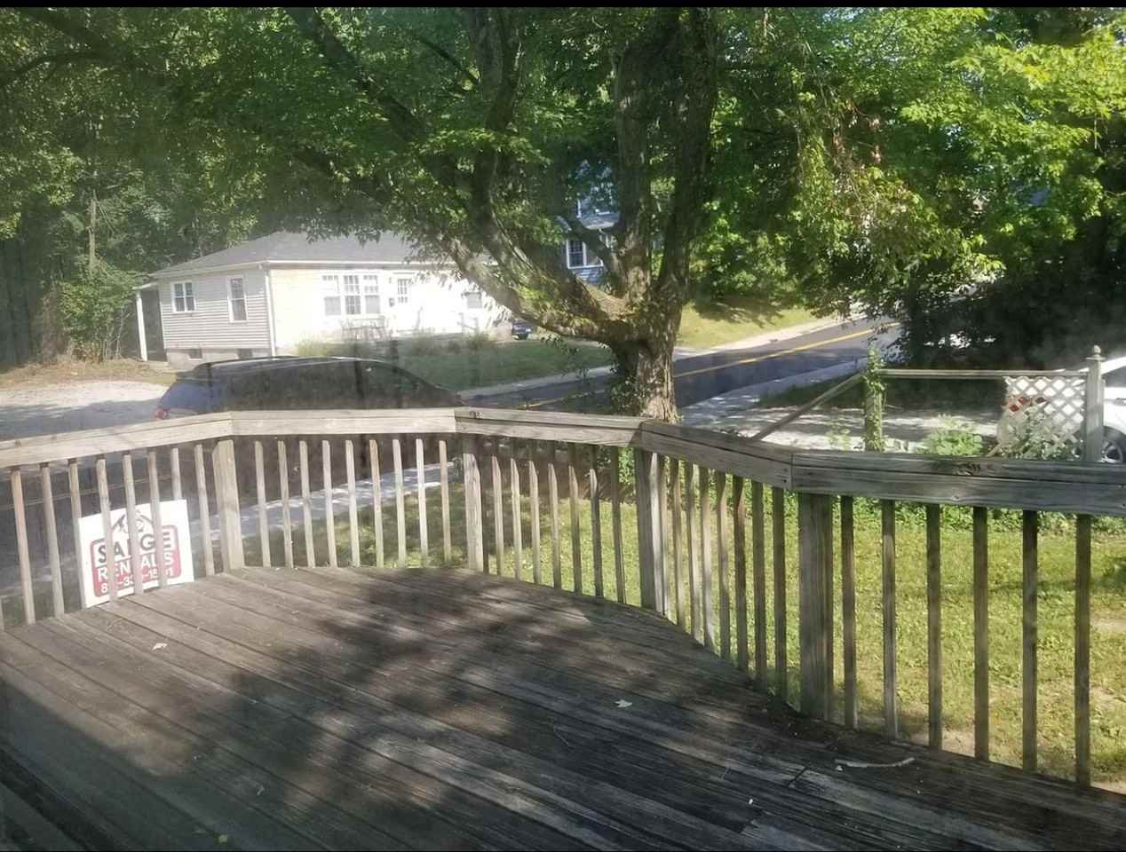 601 E University St - Photo 4 of 14