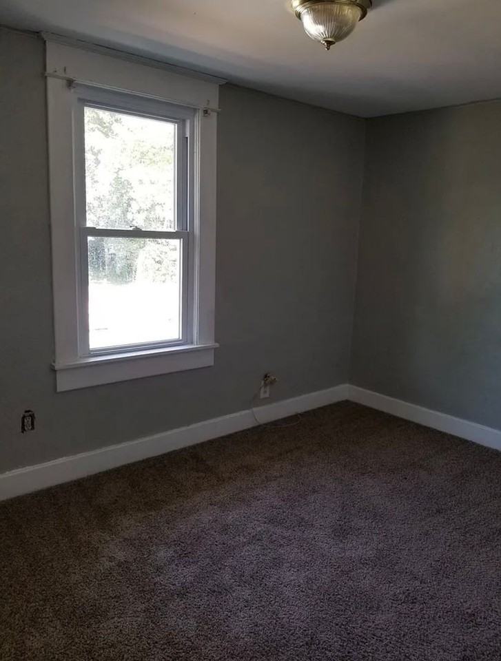 601 E University St - Photo 5 of 14