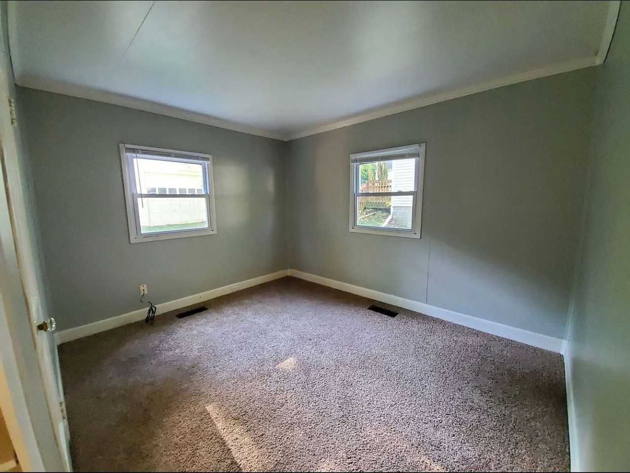 515 S Mitchell St - Photo 3 of 10