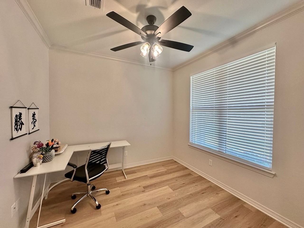 3076 Royal Garden Rd - Photo 5 of 31