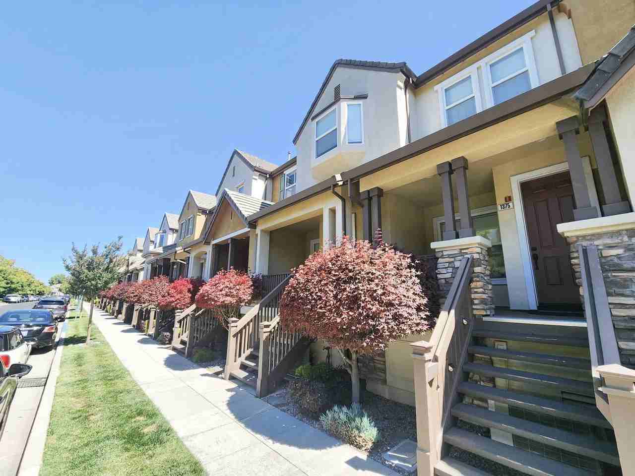 1373 Wayne Way - Photo 3 of 41